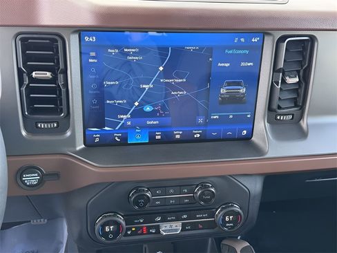 Used 2024 Ford Bronco Outer Banks image 7