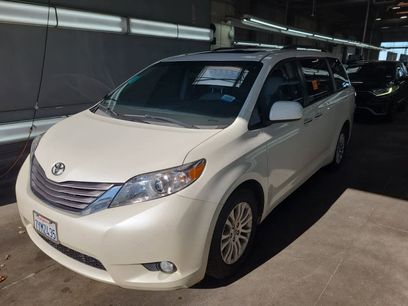 Used 2017 Toyota Sienna XLE Premium