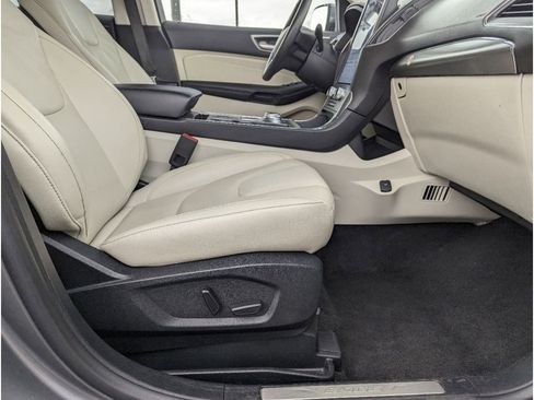 Used 2022 Ford Edge Titanium image 35