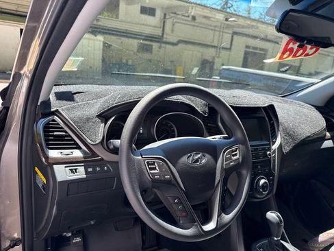 Used 2018 Hyundai Santa Fe Sport w/ 2.4L Value Package 02 FWD image 17
