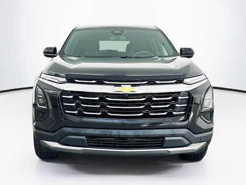Used 2025 Chevrolet Equinox LT AWD/4WD image 2