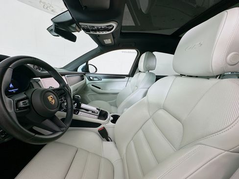 Used 2023 Porsche Macan GTS w/ Premium Package Plus AWD/4WD image 19