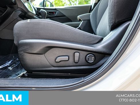 Used 2025 Subaru Crosstrek 2.5i Premium AWD/4WD image 19