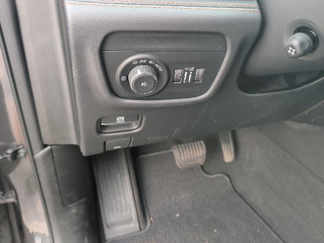 Used 2022 Jeep Grand Cherokee Summit AWD/4WD image 18