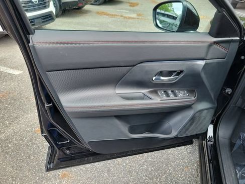 New 2026 Nissan Kicks SR w/ Cold Weather Package FWD image 5