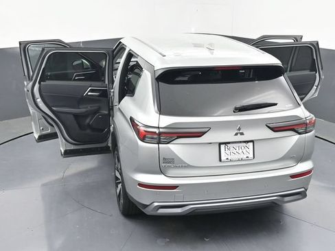 Used 2025 Mitsubishi Outlander SE AWD/4WD image 45