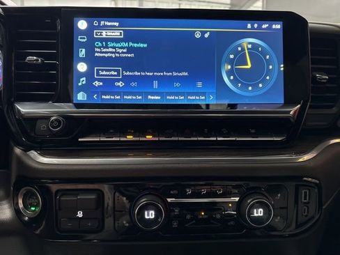 Used 2022 Chevrolet Silverado 1500 LT Trail Boss w/ LT Trail Boss Premium Package image 12