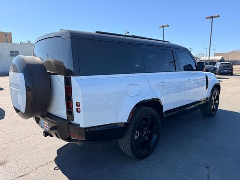 Used 2024 Land Rover Defender 130 X-Dynamic SE image 14