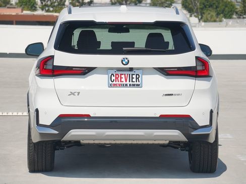 Used 2025 BMW X1 xDrive28i w/ Technology Package image 6