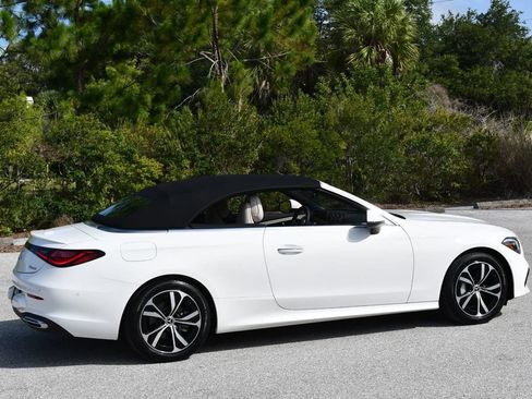 Used 2024 Mercedes-Benz CLE 300 4MATIC Cabriolet image 41