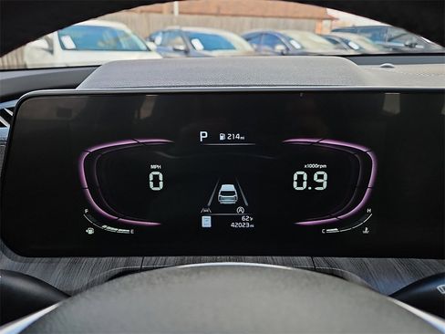 Used 2023 Kia Telluride EX w/ EX Captain's Chair Package image 29