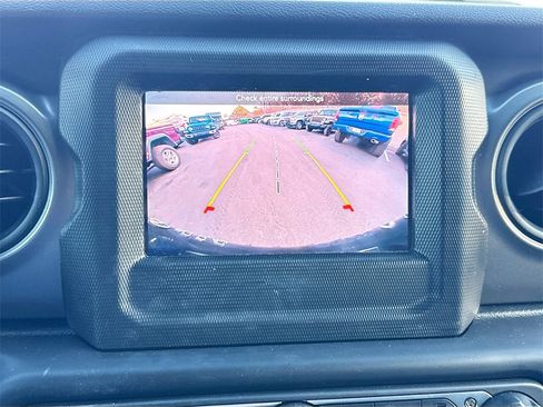 Used 2023 Jeep Wrangler Unlimited image 15