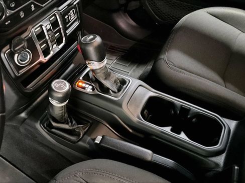 Used 2022 Jeep Wrangler Unlimited Sport AWD/4WD image 18