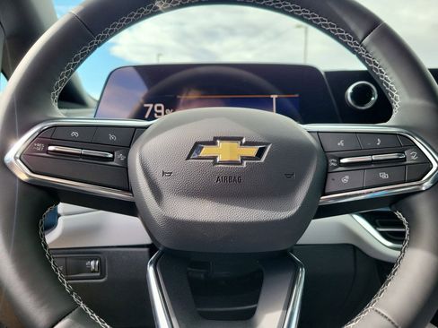 New 2026 Chevrolet Equinox EV LT image 18