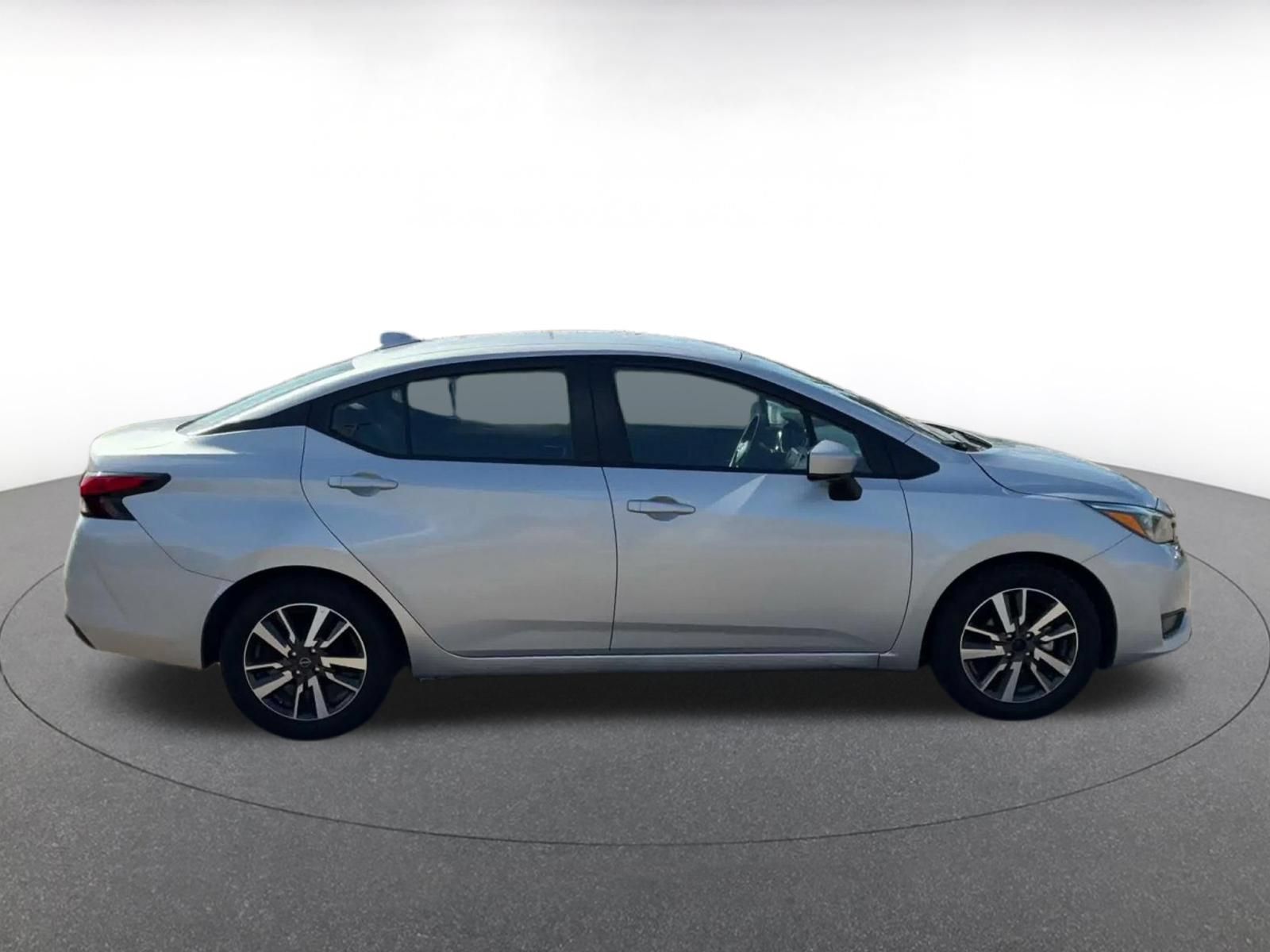 Used 2025 Nissan Versa SV FWD image 15