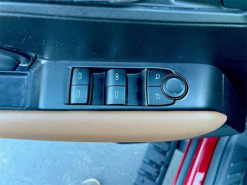 Used 2024 GMC Canyon AT4 w/ Canyon Safety Plus Package image 20