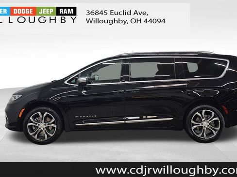 New 2026 Chrysler Pacifica Pinnacle image 5