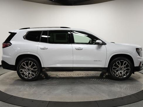 New 2026 GMC Acadia Denali Ultimate w/ LPO, Floor Liner Package image 9