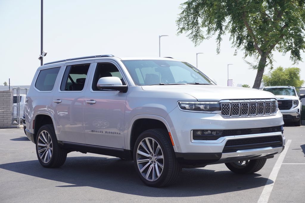 Used 2022 Jeep Grand Wagoneer Series II w/ Convenience Group III AWD/4WD image 4