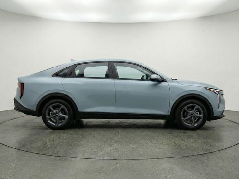Used 2025 Kia K4 LXS image 11