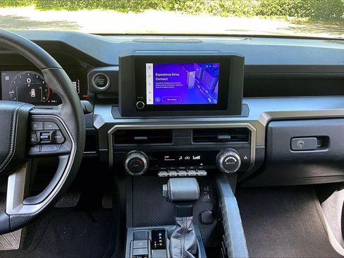 Used 2025 Toyota 4Runner SR5 AWD/4WD image 9