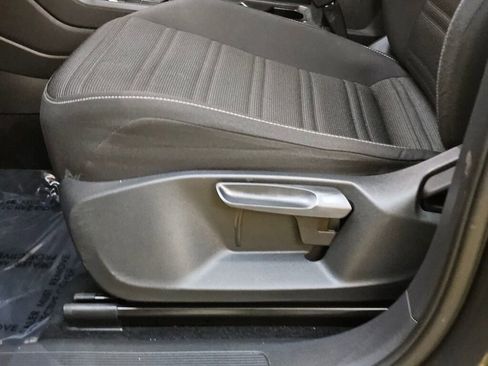 Used 2022 Volkswagen Tiguan S image 25