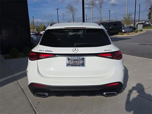 Used 2025 Mercedes-Benz GLC 350e 4MATIC image 5