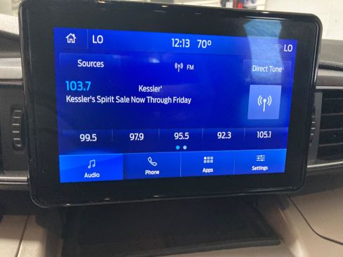 Used 2022 Ford Explorer XLT w/ Equipment Group 202A AWD/4WD image 27