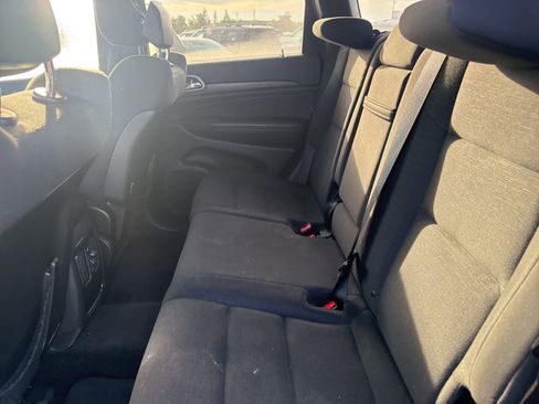 Used 2015 Jeep Grand Cherokee Laredo w/ Quick Order Package 23E image 16