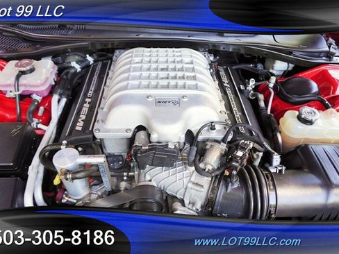 Used 2015 Dodge Challenger SRT Hellcat RWD image 17
