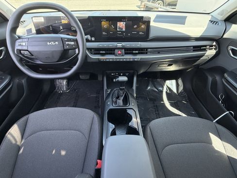 Used 2025 Kia K4 FWD image 25