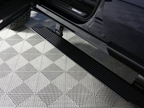 Used 2025 Lexus GX 550 w/ Accessory Package (2T) image 21