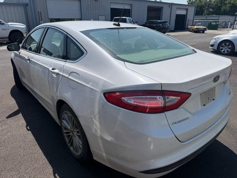 Used 2014 Ford Fusion SE w/ Equipment Group 202A FWD image 7