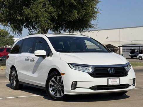 Used 2024 Honda Odyssey EX-L image 2