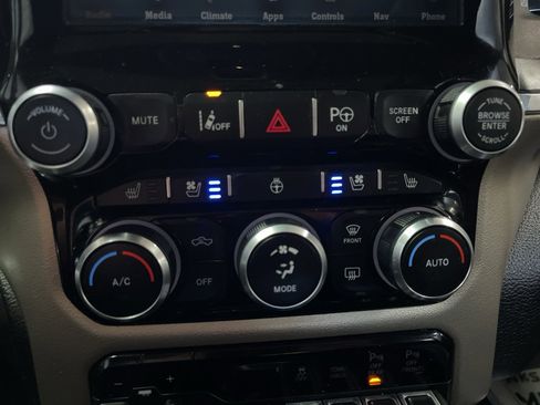 Used 2019 RAM 1500 Laramie image 15