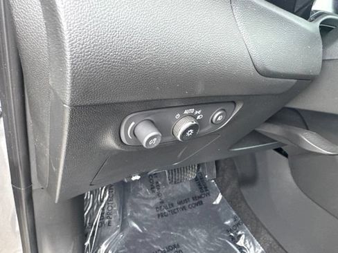 Used 2023 Buick Encore GX Select w/ Safety Package II FWD image 19