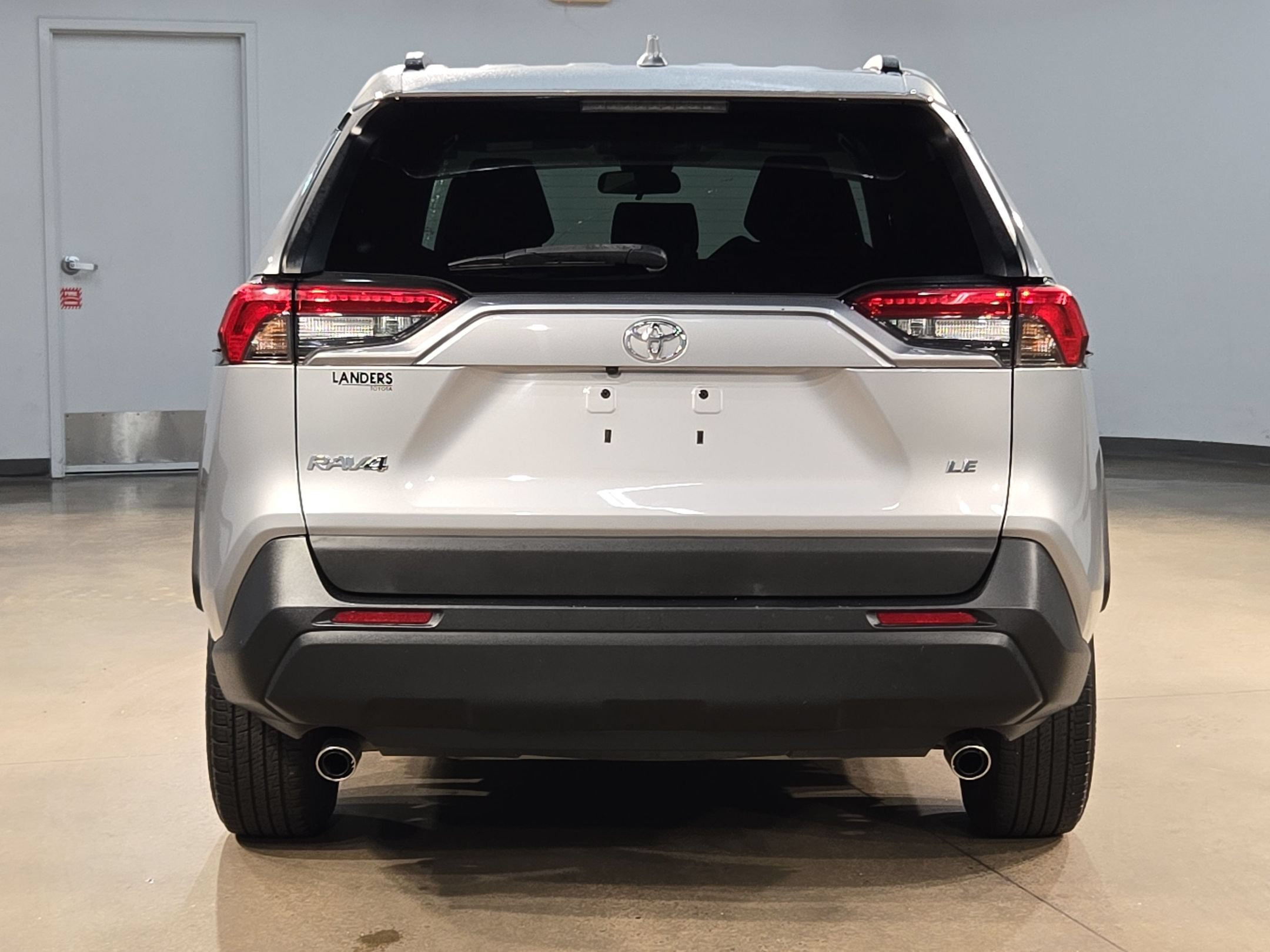 Used 2020 Toyota RAV4 LE FWD image 6