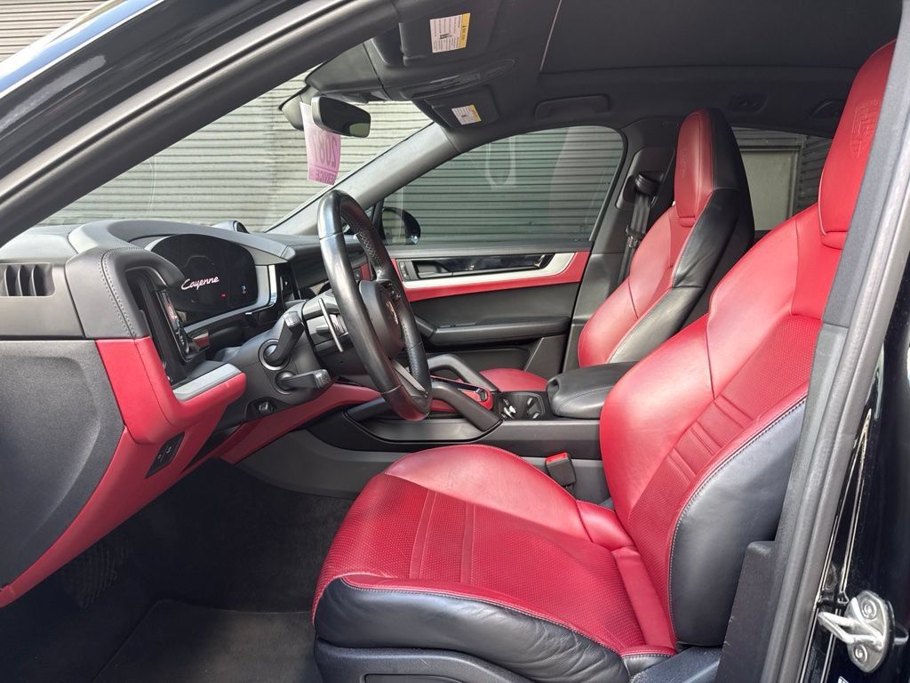 Certified 2024 Porsche Cayenne Coupe AWD/4WD image 6