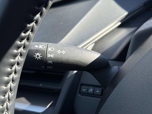 Used 2025 Toyota Prius LE image 26