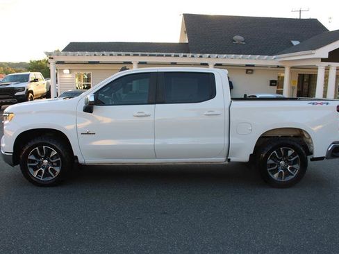 Used 2023 Chevrolet Silverado 1500 LT AWD/4WD image 5