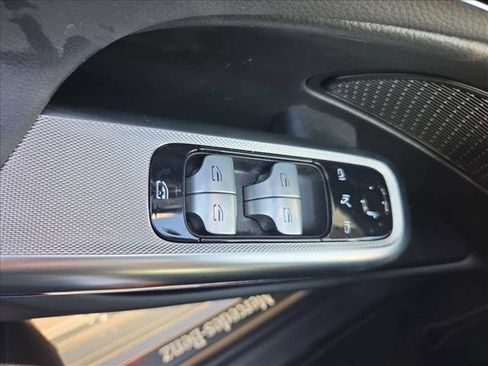 Used 2025 Mercedes-Benz E 350 Sedan image 11