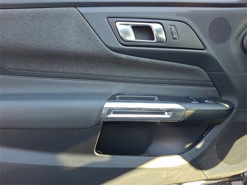 Used 2025 Ford Mustang Coupe image 12