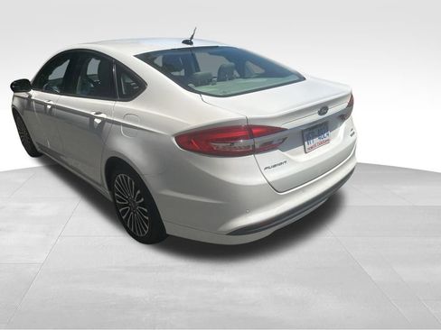 Used 2017 Ford Fusion SE w/ Fusion SE Technology Package FWD image 20