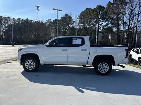 Certified 2024 Toyota Tacoma SR5 image 7