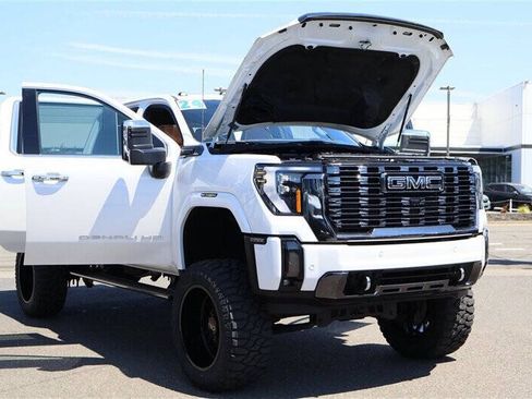 Used 2024 GMC Sierra 3500 Denali Ultimate AWD/4WD image 45