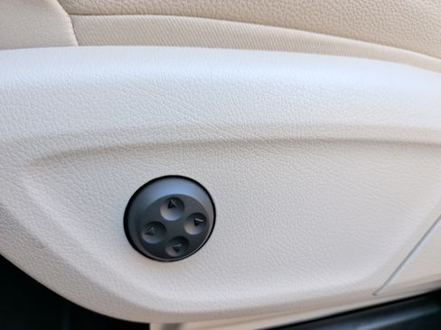 Used 2025 Mercedes-Benz GLS 450 4MATIC image 31