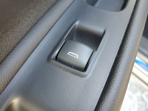 Used 2023 GMC Terrain SLT image 15