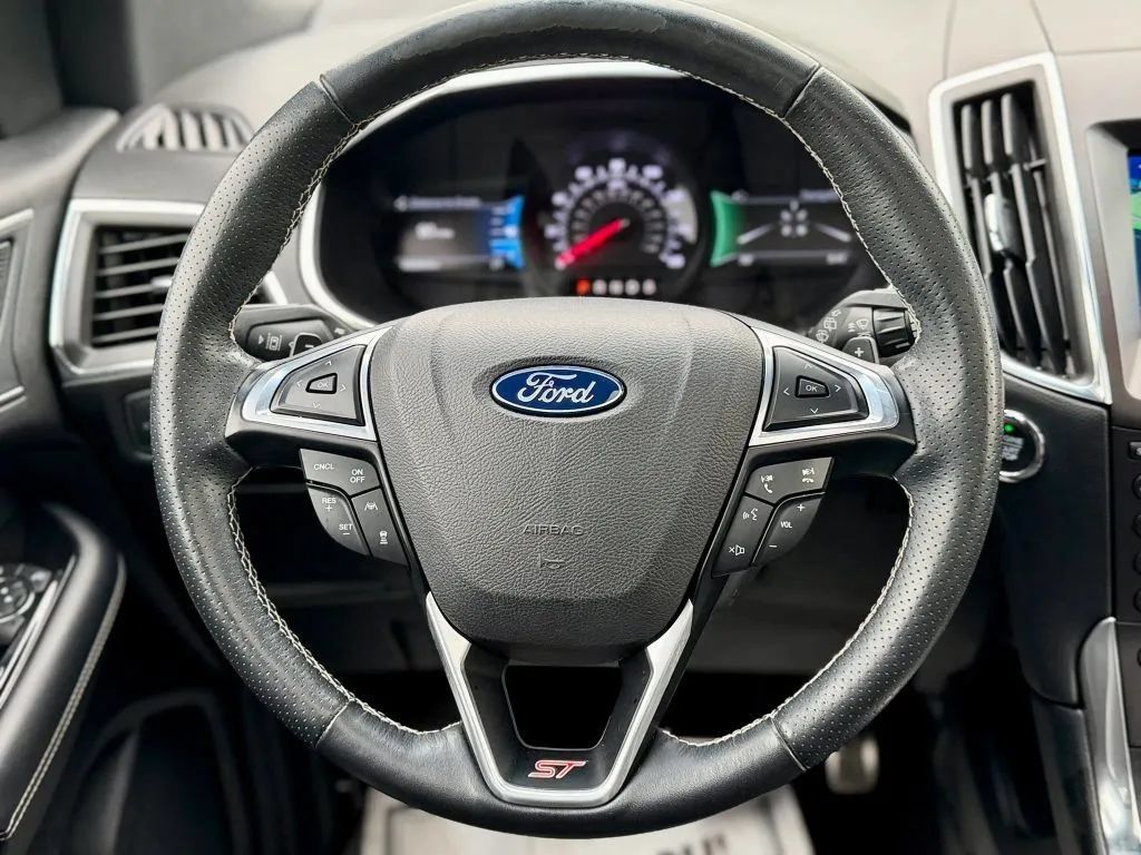 Used 2019 Ford Edge ST w/ Equipment Group 401A AWD/4WD image 21