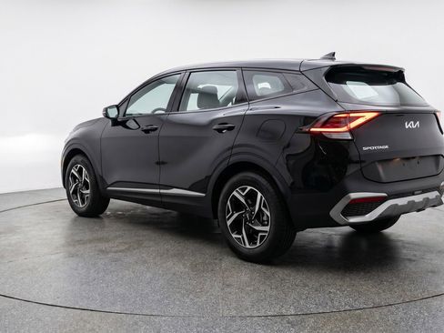 Used 2025 Kia Sportage LX AWD/4WD image 6