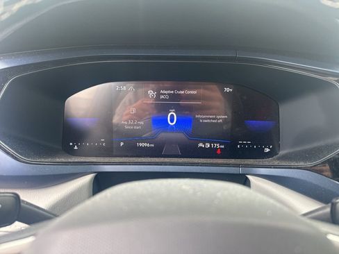 Used 2024 Volkswagen Taos SE AWD/4WD image 7